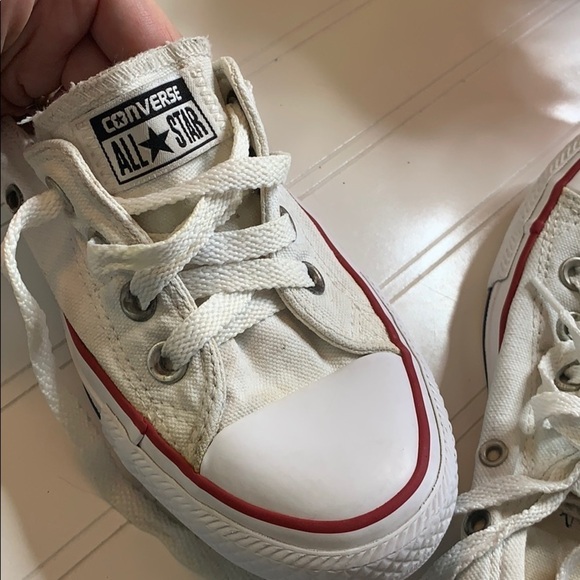 Converse All Star White low profile w red accents. CON0339 - Picture 7 of 10